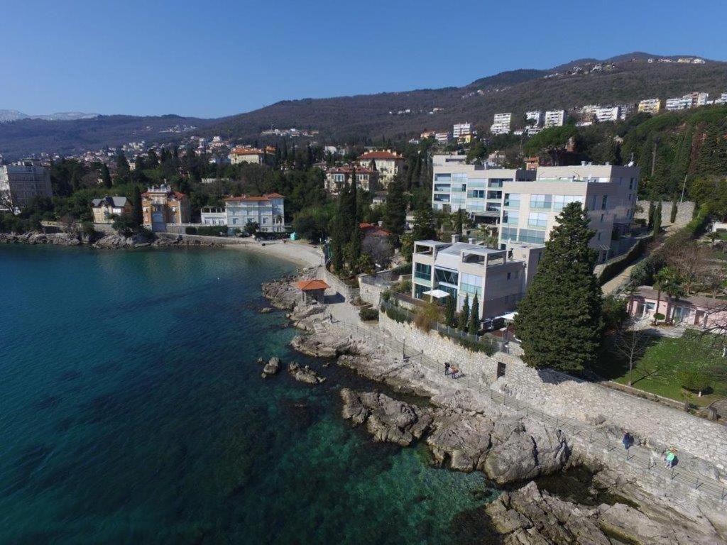 Arentz - Front Sea Apartment *