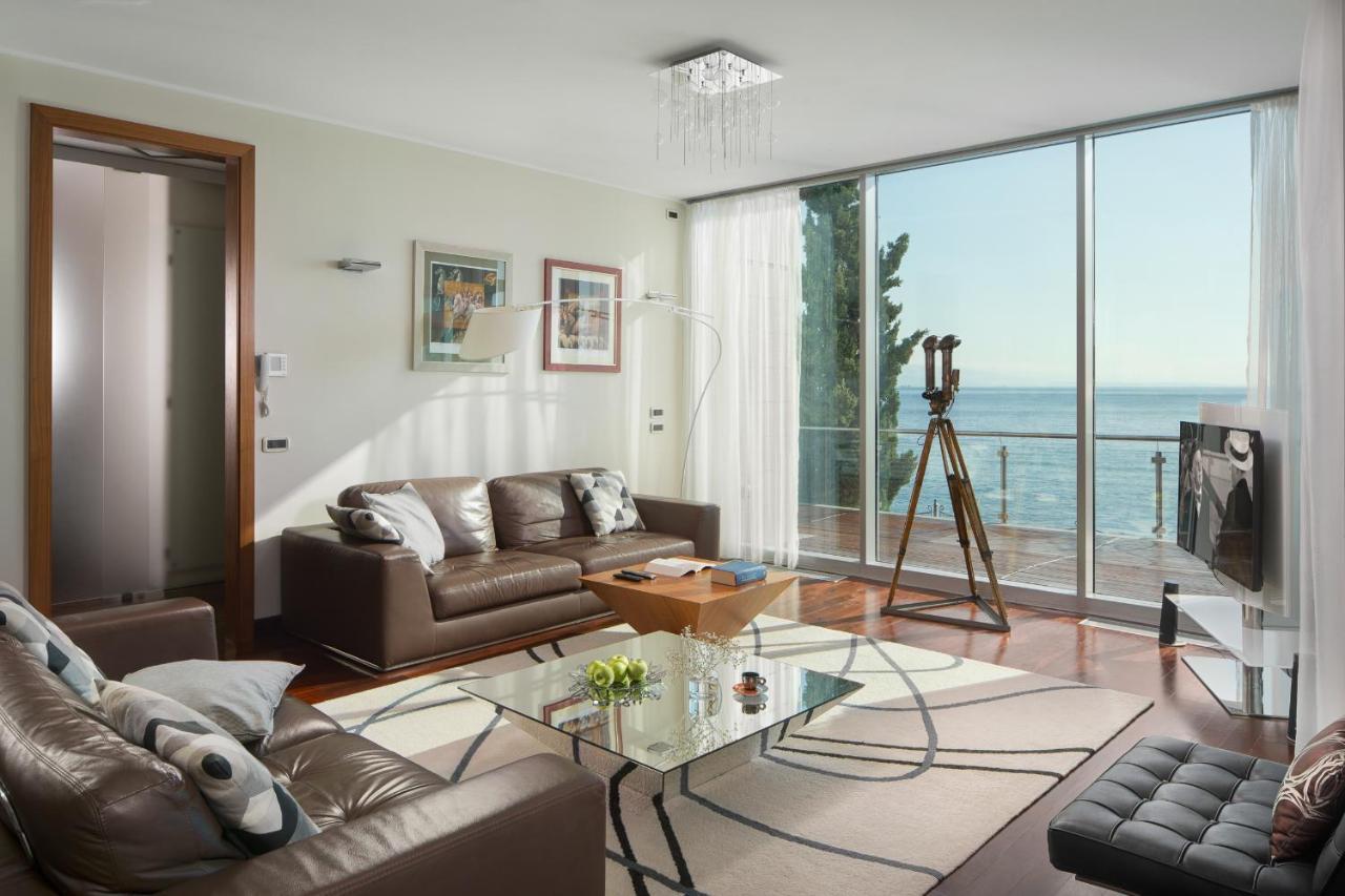 Arentz - Front Sea Apartment