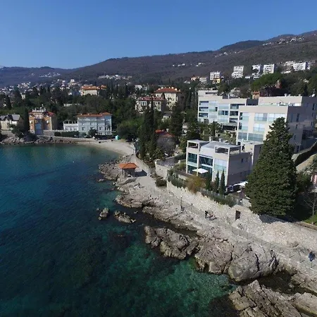 Villa Arentz Residence - Front Sea Apartments Abbázia Kültér fotó
