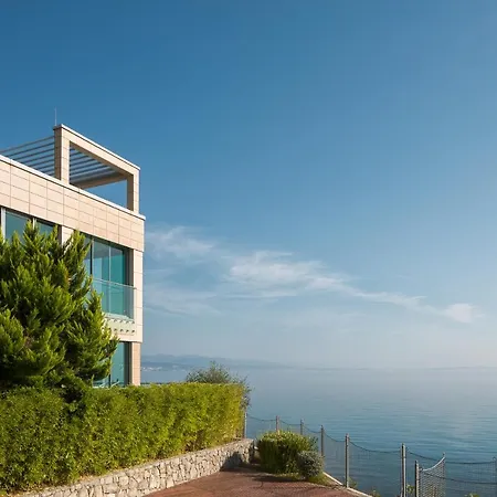 Villa Arentz Residence - Front Sea Apartments Abbázia Kültér fotó