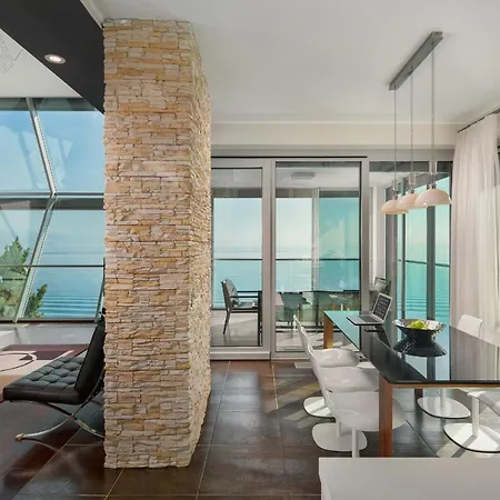 Villa Arentz Residence - Front Sea Apartments Abbázia Kültér fotó