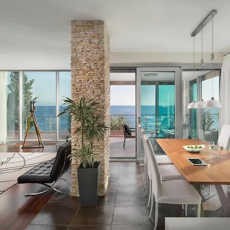 Villa Arentz Residence - Front Sea Apartments Abbázia Kültér fotó