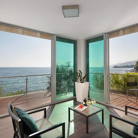 Villa Arentz Residence - Front Sea Apartments Abbázia Kültér fotó