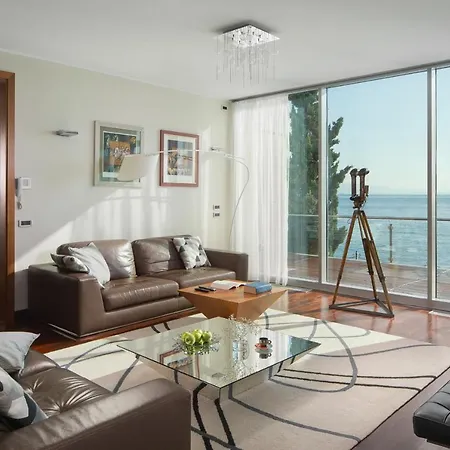 Villa Arentz Residence - Front Sea Apartments Abbázia Kültér fotó